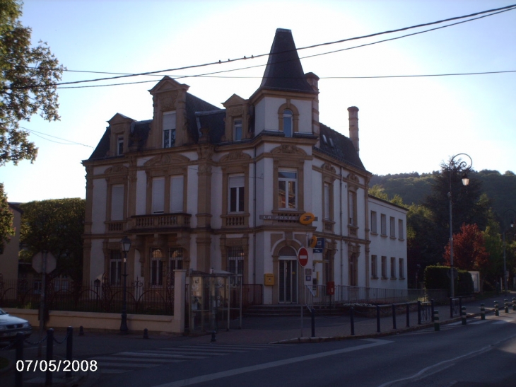 Ancienne cantine SACILOR devenue une poste - Moyeuvre-Grande