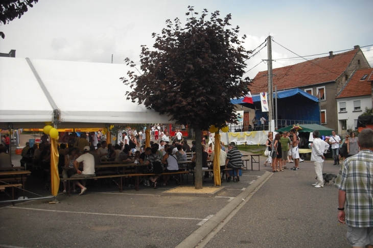 FETE ARTISANALE ET FOLKLORIQUE - Nousseviller-Saint-Nabor