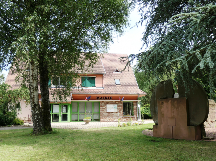 Mairie et monument aux morts - Philippsbourg