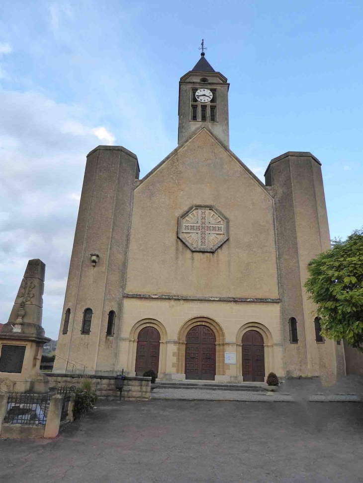 Devant l'église - Rettel