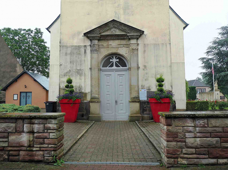 L'entrée de l'église - Rimling