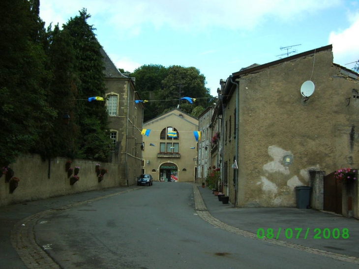 Vers le centre de la cité - Rodemack