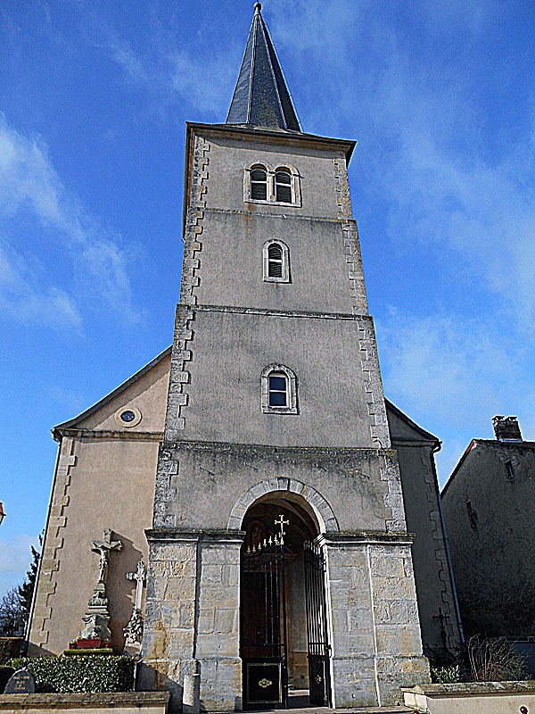 L'entrée de l'église - Roupeldange