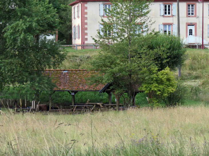 Lavoir près de  la cristallerie - Saint-Louis-lès-Bitche