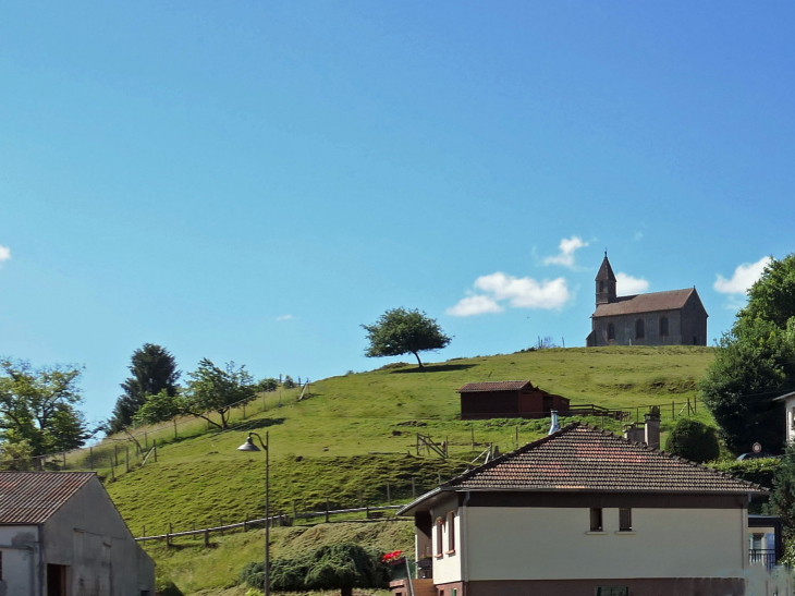 La Haute Chapelle au dessus du village - Saint-Quirin