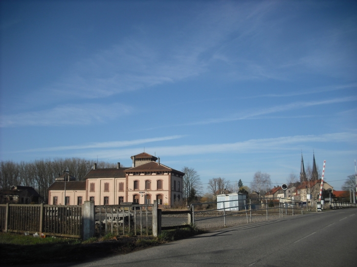 GARE S.N.C.F. - Sarralbe