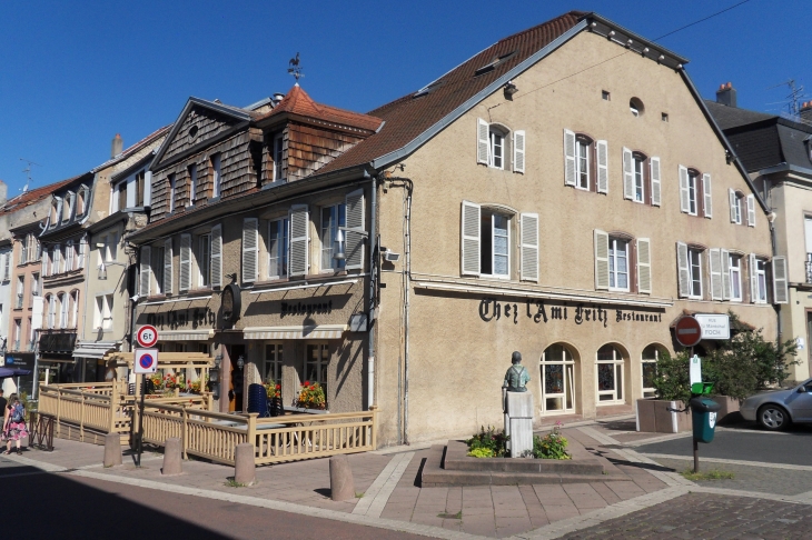 En haut de la Grand'rue - Sarrebourg