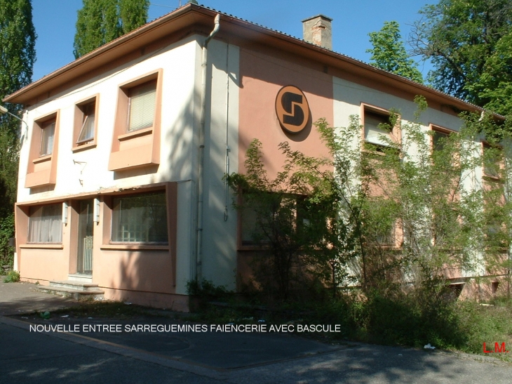  ANCIEN POSTE DE GARDE ET BASCULE FAIENCERIE - Sarreguemines