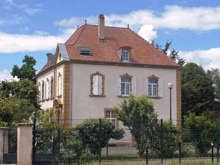 La mairie-école  - Secourt