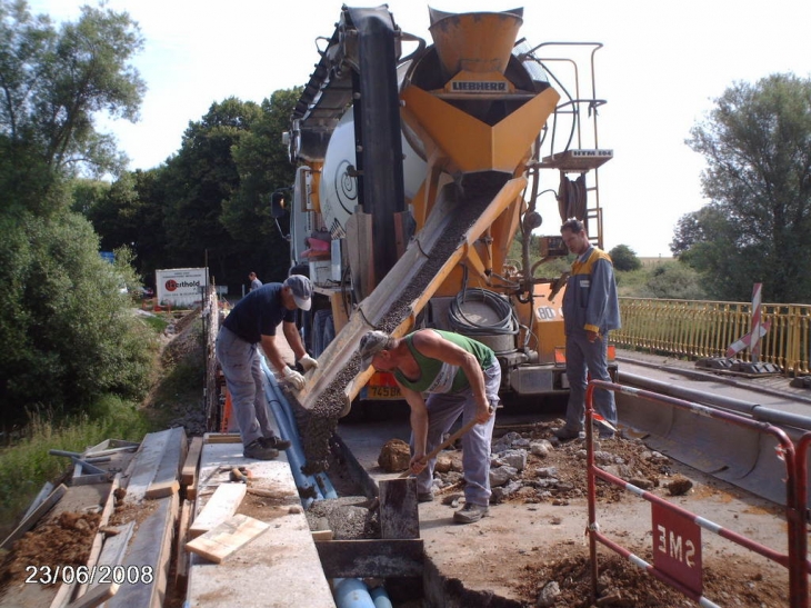 Enrobage de la conduite d'eau - Sillegny