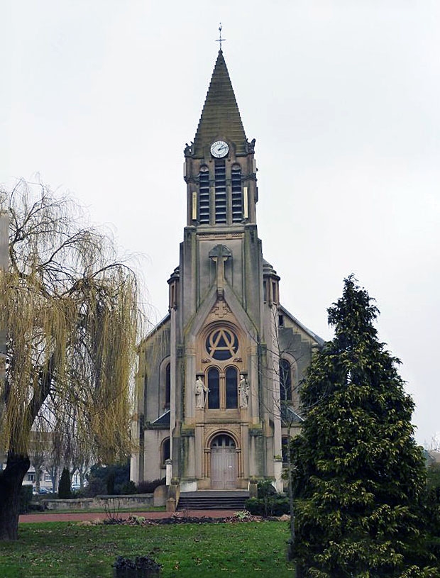 L'entrée de l'église - Talange