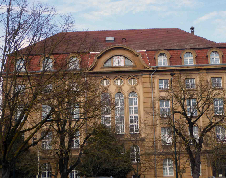 Avenue Clémenceau : cité scolaire Charlemagne - Thionville