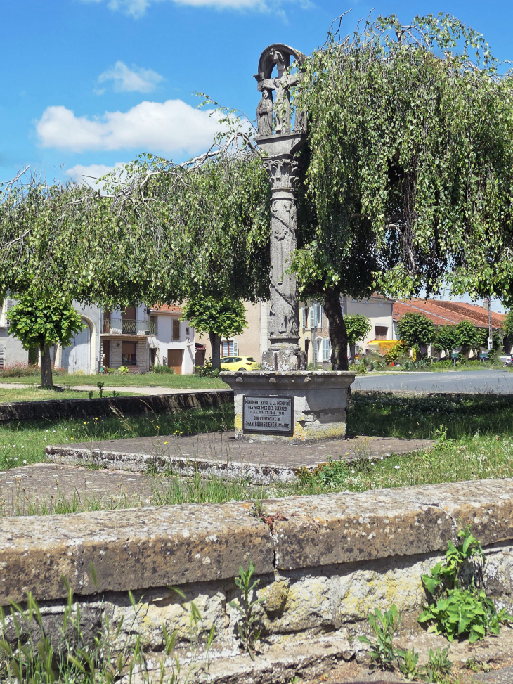 Le calvaire colonne du 18ème siècle - Tincry