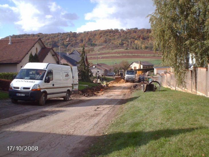 Rue du Hackenberg, pose d'une canalisation eau usée - Veckring