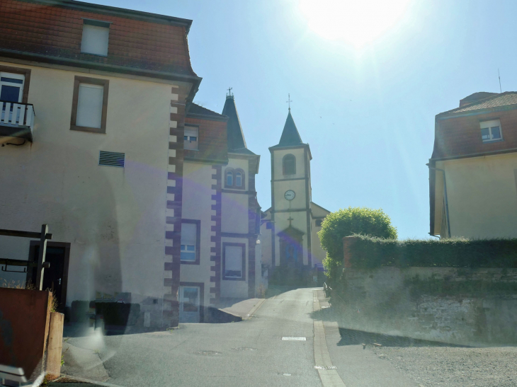 Vers l'église - Walscheid