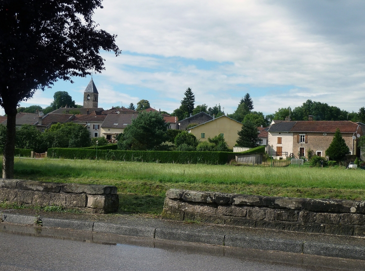 Vue sur le village - Attigny