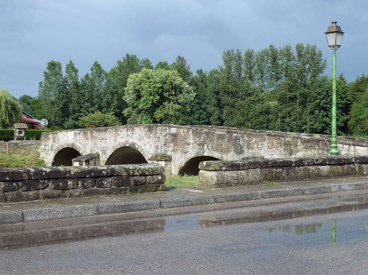 Le pont - Attigny