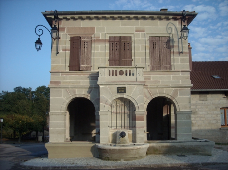 Le lavoir - Belmont-lès-Darney