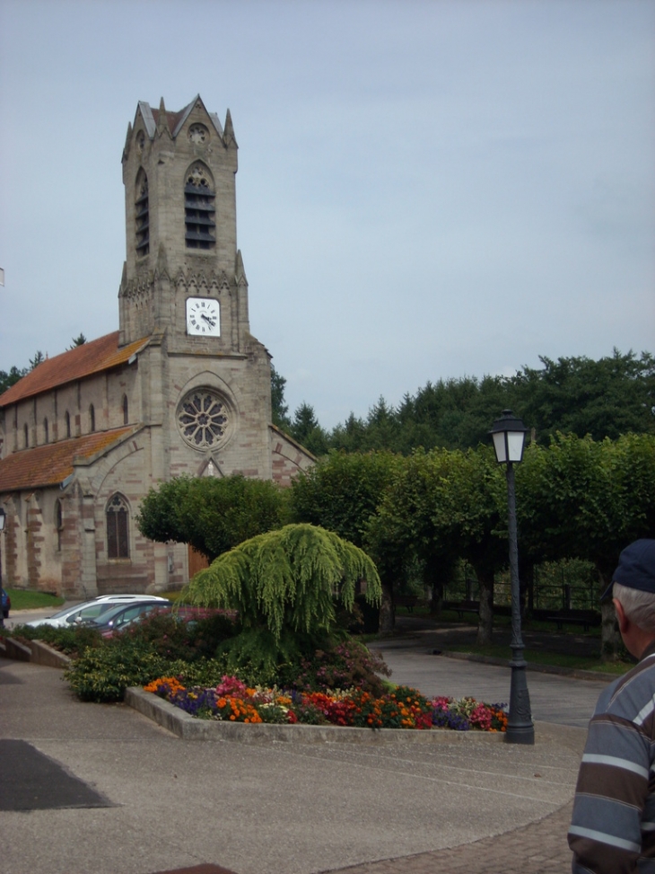 L'eglise avec sa fleche non terminée car les paroissiens n'avaient plus d'argent(1860) - Belmont-lès-Darney