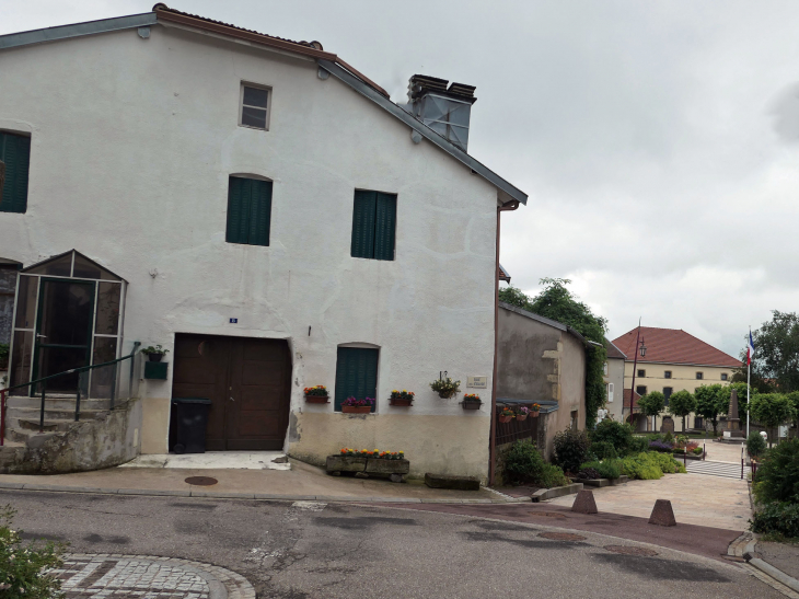 Maison dans la ville - Bulgnéville