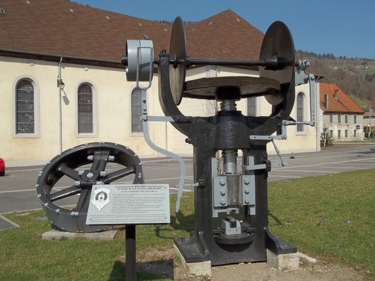 Souvenir d'une industrie hélas  aujourd hui disparue - Bussang