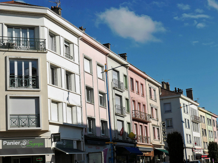 Immeubles pastel rue Maurice Barrès - Charmes