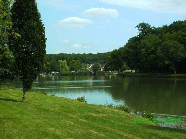 Le lac - Contrexéville