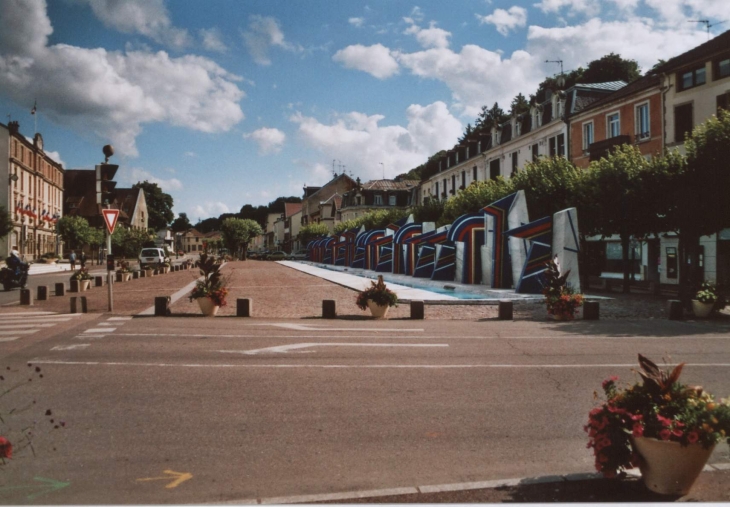 Place des fontaines bleues - Contrexéville