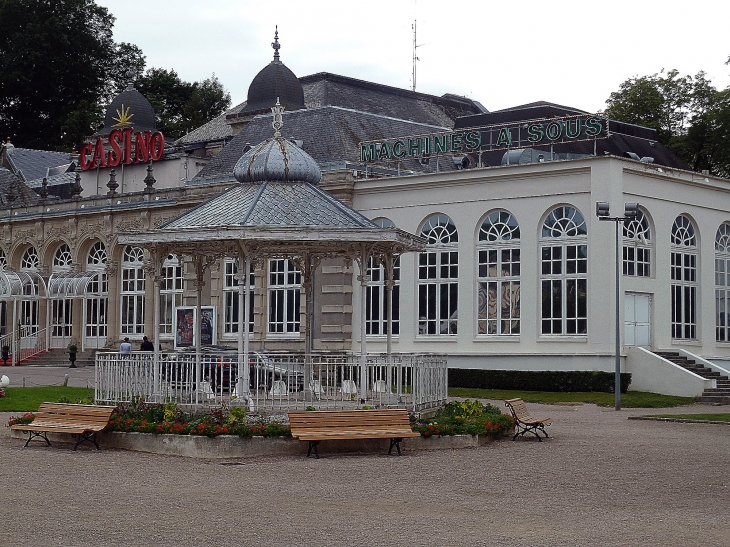 Dans le parc thermal - Contrexéville