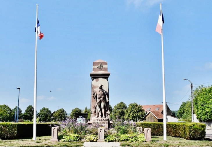 Monument-aux-Morts - Darney