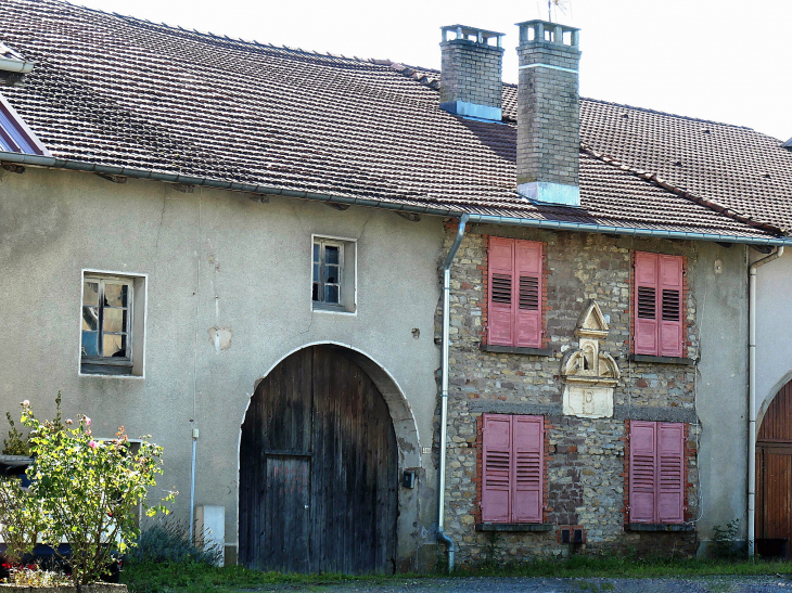 Ferme dans le village - Dignonville