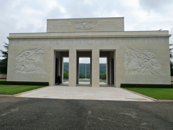 Le mémorial du cimetière américain - Dinozé