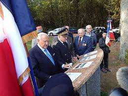 Inauguration du pupitre relatant l'histoire du Maquis du Haut du Bois par Monsieur Gilbert PAYET préfet des Vosges et Monsieur Christian PONCELET Président du Sénat  - Éloyes