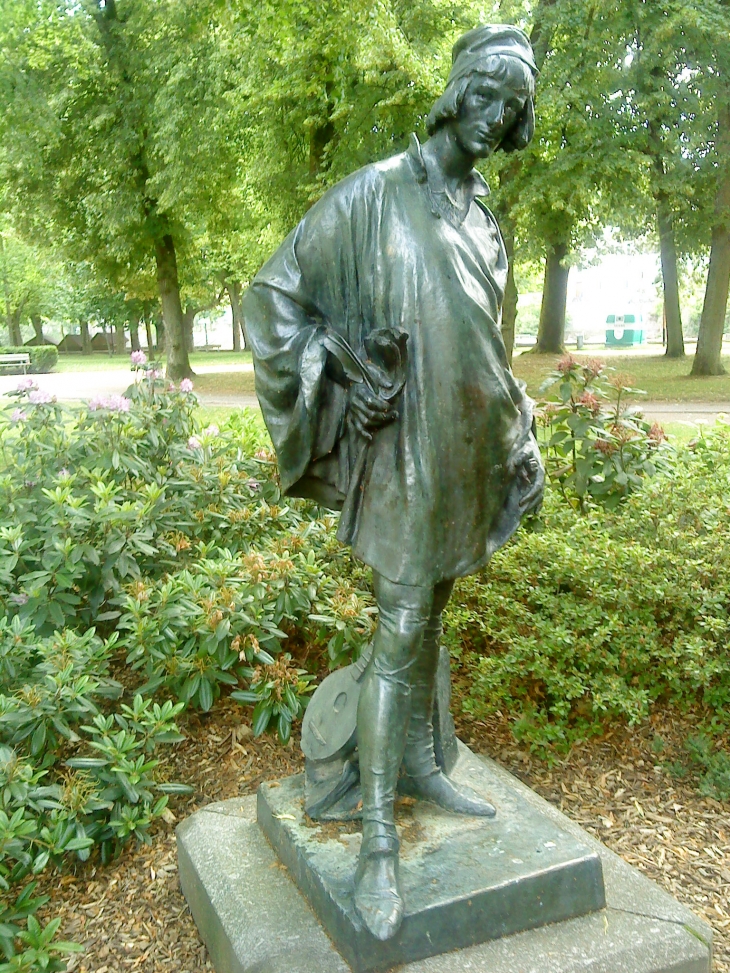 Statue François Villon au Cours d'Epinal - beau parc de la ville - Épinal