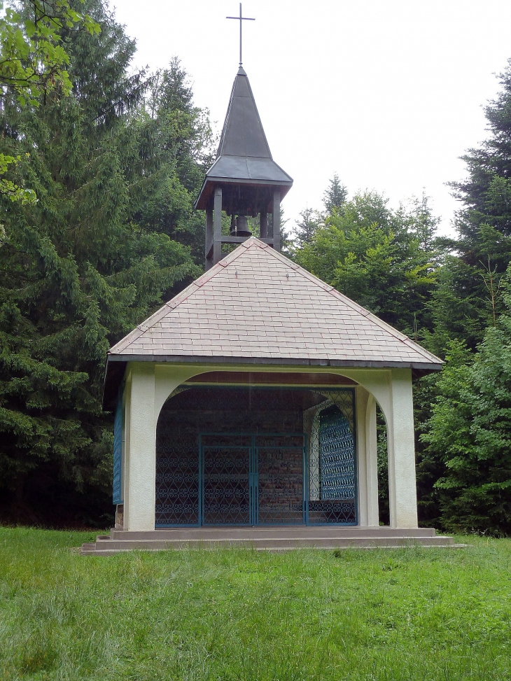 Le vallon druidique Saint Martin : la chapelle - Escles