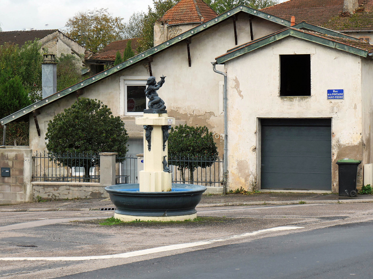 Rue de la Fontaine Sant Pierre - Essegney