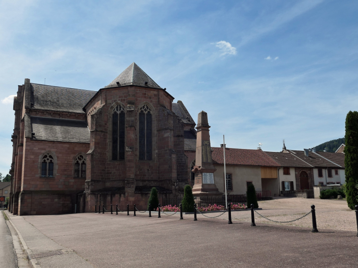 Le chevet de l'abbatiale romane - Étival-Clairefontaine