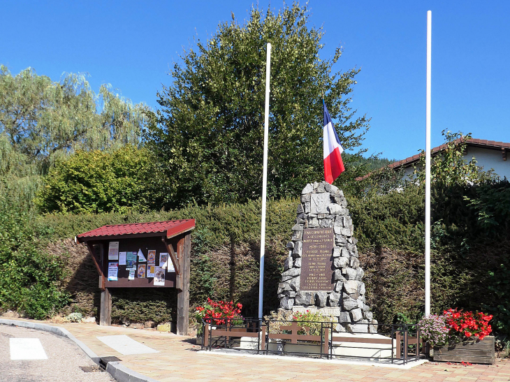 Le monument aux morts - Faucompierre