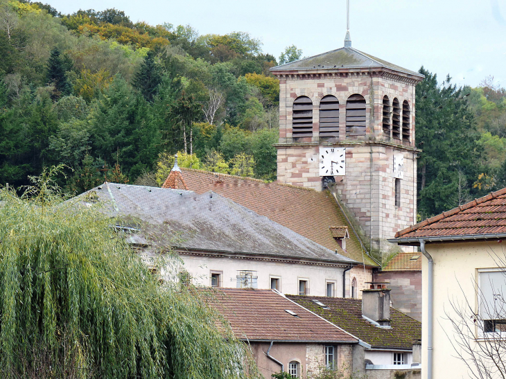 Vue sur le clocher - Fontenoy-le-Château