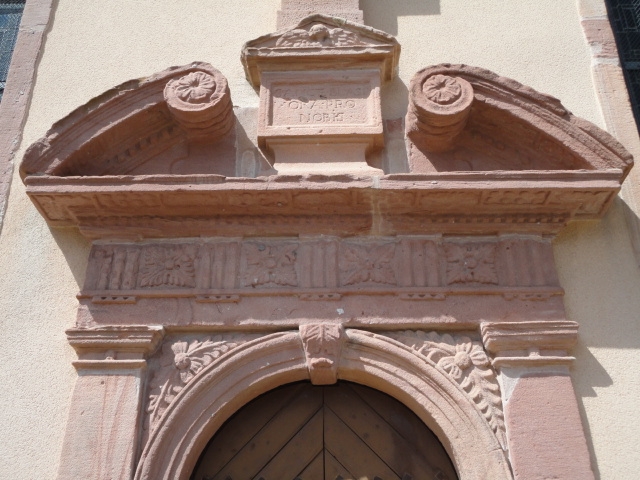 Porte laterale de l'Eglise Saint Blaise appartenant a la précédente Eglise construite en 1680 - Fraize