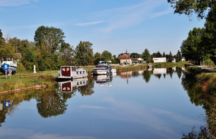 Canal de L'Est - Girancourt