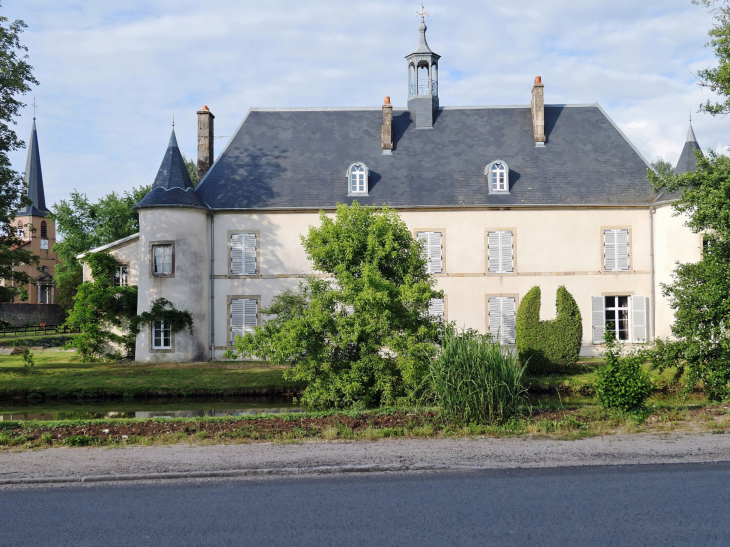 Le château et l'église - Girecourt-sur-Durbion