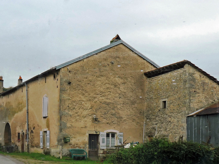 Ferme ancienne - Le Magny