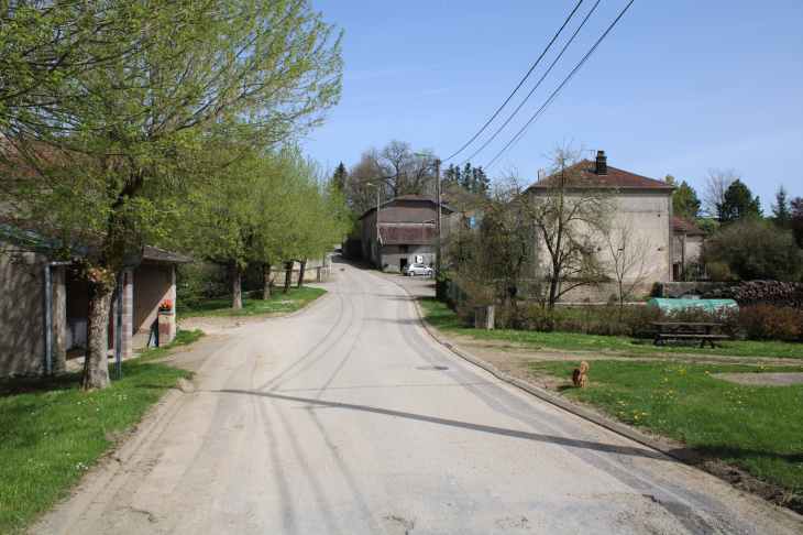 Vue sur le centre du village - Les Vallois