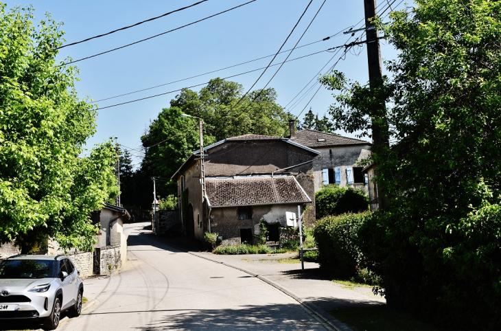 La Commune - Les Vallois