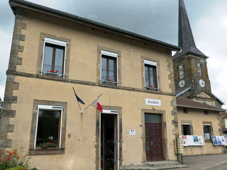 La mairie et l'église - Méménil