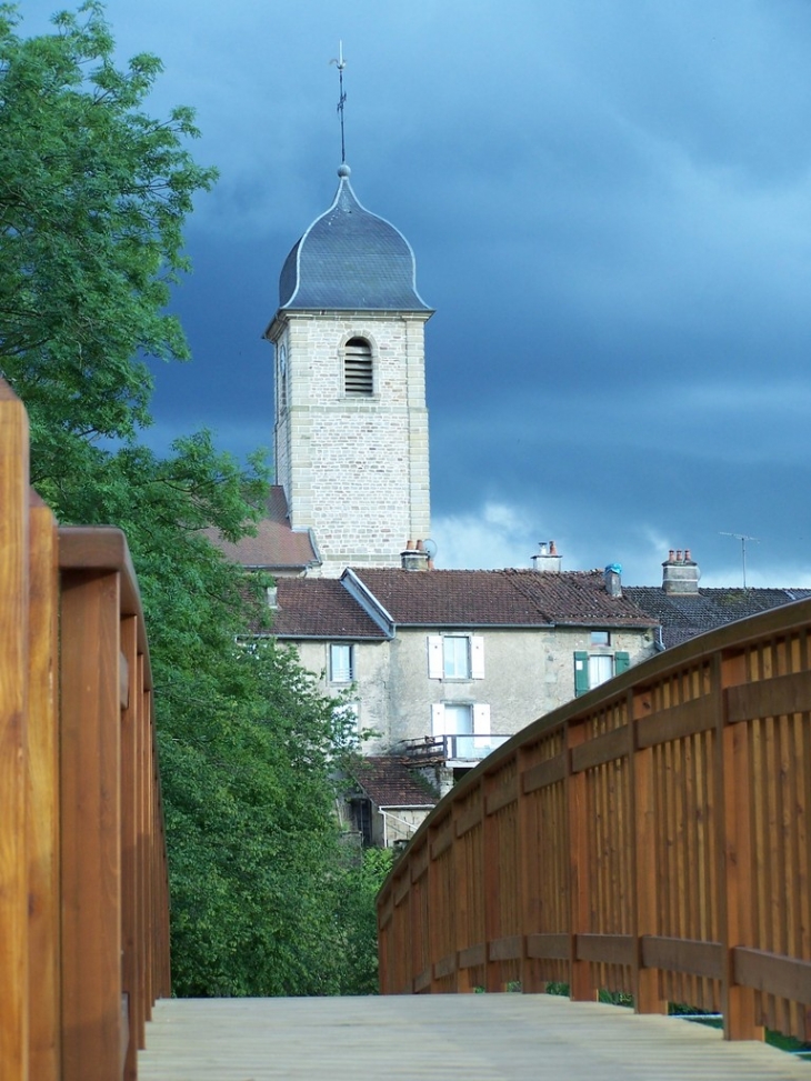 Passerelle du stade - Monthureux-sur-Saône