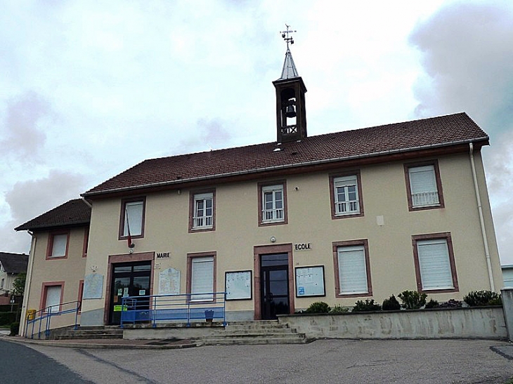 Clocheton sur la mairie car le village est sans église - Pair-et-Grandrupt