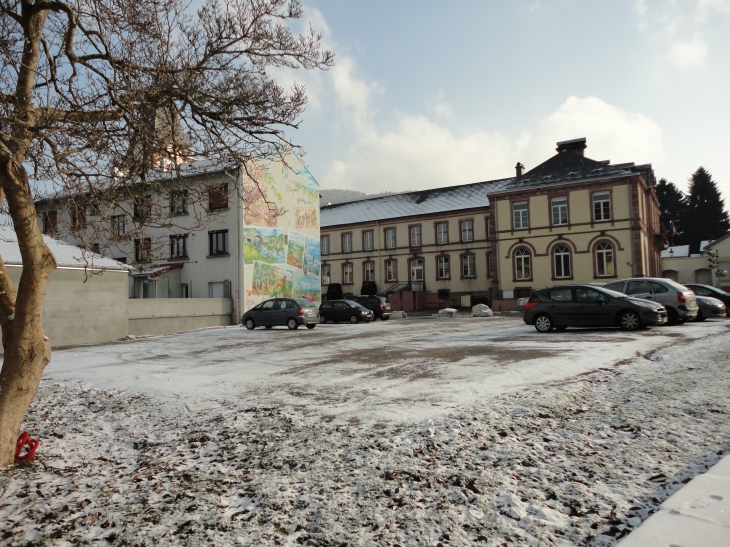 Nouveau parking de la Mairie de Plainfaing après démolition de la maison Cuny