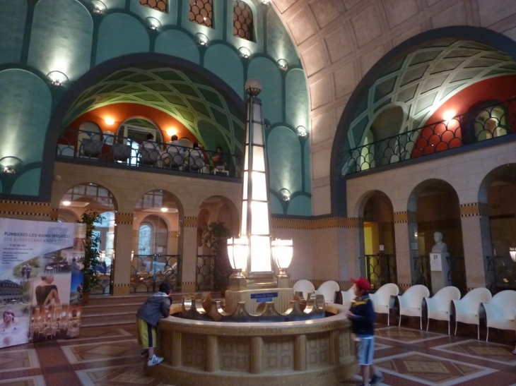 Plombières  - Fontaine des Thermes - Plombières-les-Bains